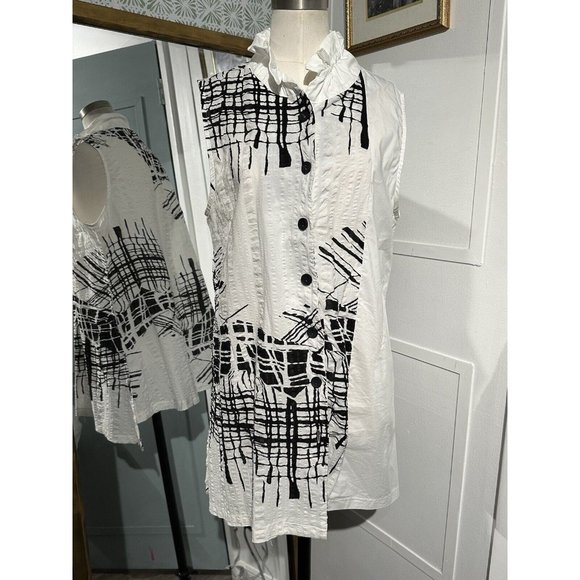 Vintage Tops - Terra SJ Apparel White Black Multi Sleeveless Blouse Size Large Button Down